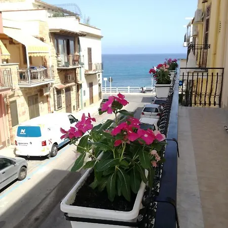 Terra Sinus House Apartman Terrasini